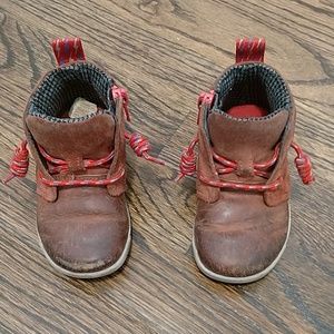 Clarks toddler hightop/ ankle boots